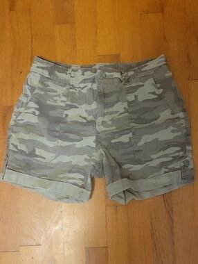 Light Sage Green Camo Roll-Cuff Shorts